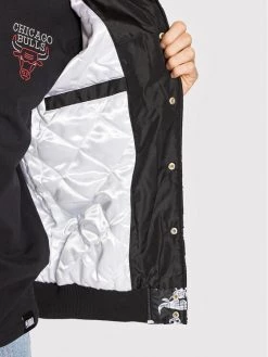New Era Blouson bomber Chicago Bulls All Over Logo 12893178 Noir Regular Fit -Vestes Soldes Magasin new era blouson bomber chicago bulls all over logo 12893178 noir regular fit 4